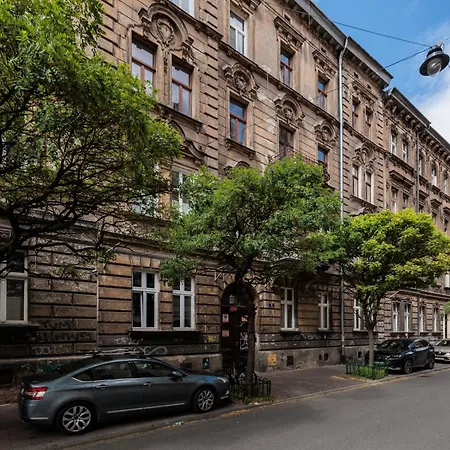 Daire Charming Near The Main Market Square - By Upstairs