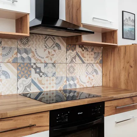 Daire Charming Near The Main Market Square - By Upstairs *
