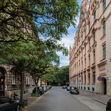 Daire Charming Near The Main Market Square - By Upstairs *