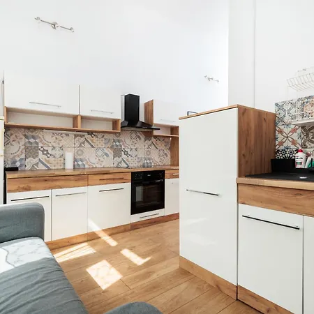 Charming Near The Main Market Square - By Upstairs 아파트 *