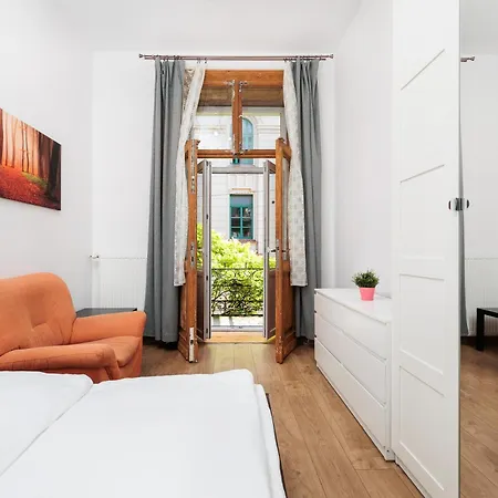 아파트 Charming Near The Main Market Square - By Upstairs