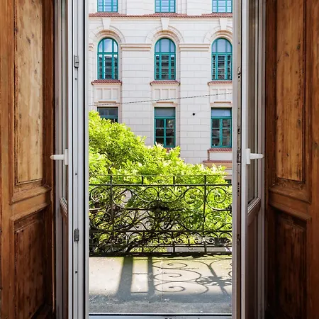Charming Near The Main Market Square - By Upstairs *