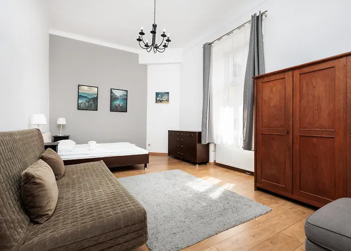 Charming Near The Main Market Square - By Upstairs *