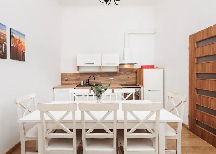 Charming Near The Main Market Square - By Upstairs Appartement