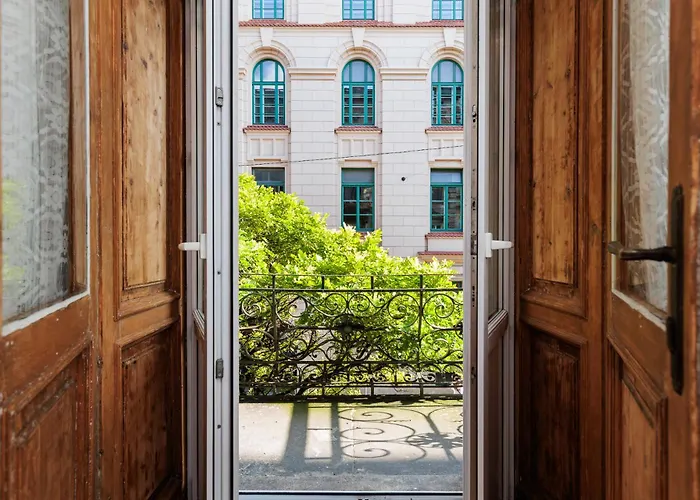 Charming Near The Main Market Square - By Upstairs *