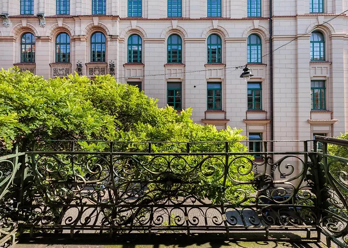 Charming Near The Main Market Square - By Upstairs