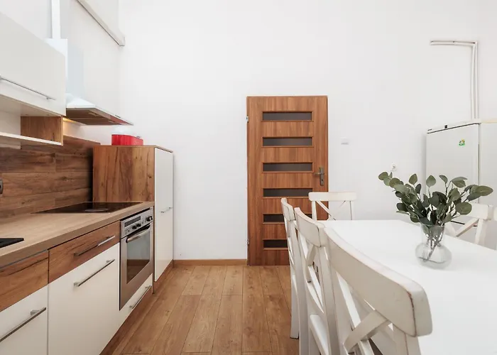 Charming Near The Main Market Square - By Upstairs Apartamento *