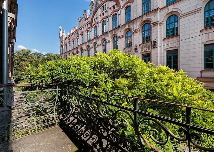 Charming Near The Main Market Square - By Upstairs